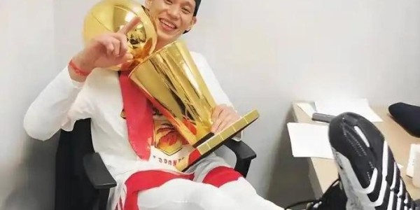 经纪人和杨毅同时爆料！林书豪在CBA遭国内球员恐吓，再突破就被废掉