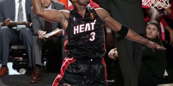 mk体育-那年的闪电侠！媒体晒韦德06年总决赛的赛场照与球迷分享