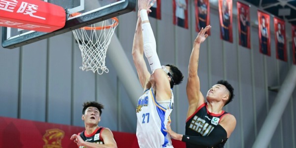 mk体育官方网站-15分30分39分！一夜3门惨案，黑马再爆大冷，让积分榜彻底乱套