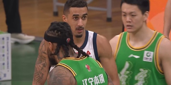 mk体育官方网站-15分30分39分！一夜3门惨案，黑马再爆大冷，让积分榜彻底乱套