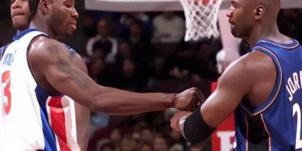 mk体育官方网站-NBA身高造假最离谱5大球星，杜兰特上榜 本华莱士不足2米？|法里德|凯文·杜兰特|凯文·加内特|达米安-利拉德|本-华莱士_新浪新闻