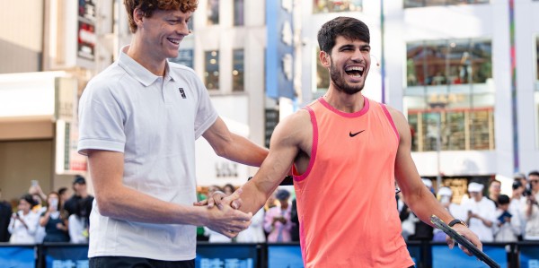 mk体育平台-阿卡和辛纳今日从韩国开工，两位网坛大佬却因00后双子星吵了起来