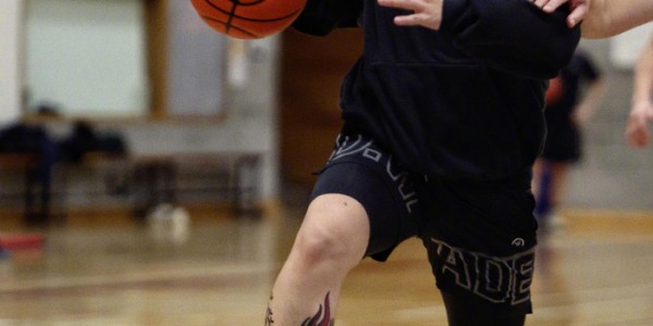 mk体育官网-THE1联赛测试赛众球员上脚球鞋品牌多样|照相馆|程球_新浪体育_新浪新闻